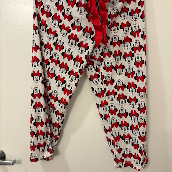 Minnie Mouse sleepwear set small - Picture 1 of 5
